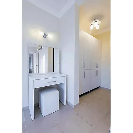 Sleeps 7 With Air Con And Wifi カルカン