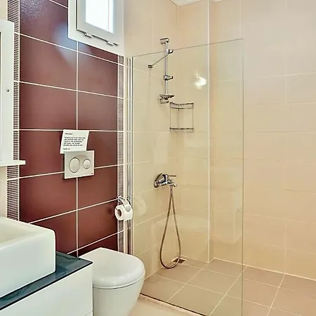 Sleeps 7 With Air Con And Wifi