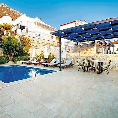 Villa Sleeps 7 With Air Con And Wifi *