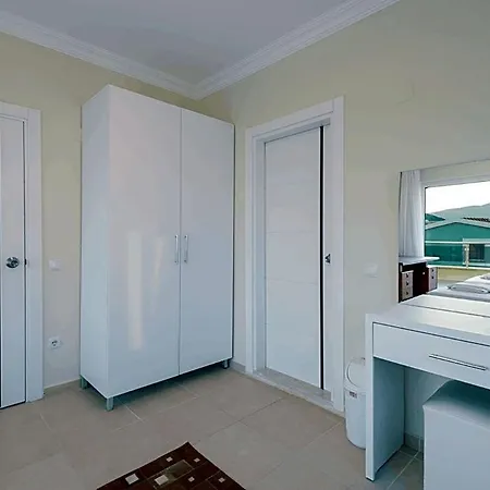 Sleeps 7 With Air Con And Wifi Villa *